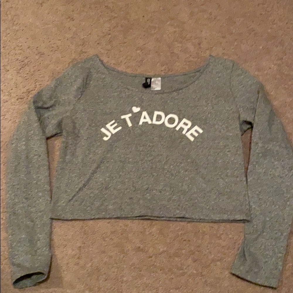 Je T’adore gray long sleeved crop top
